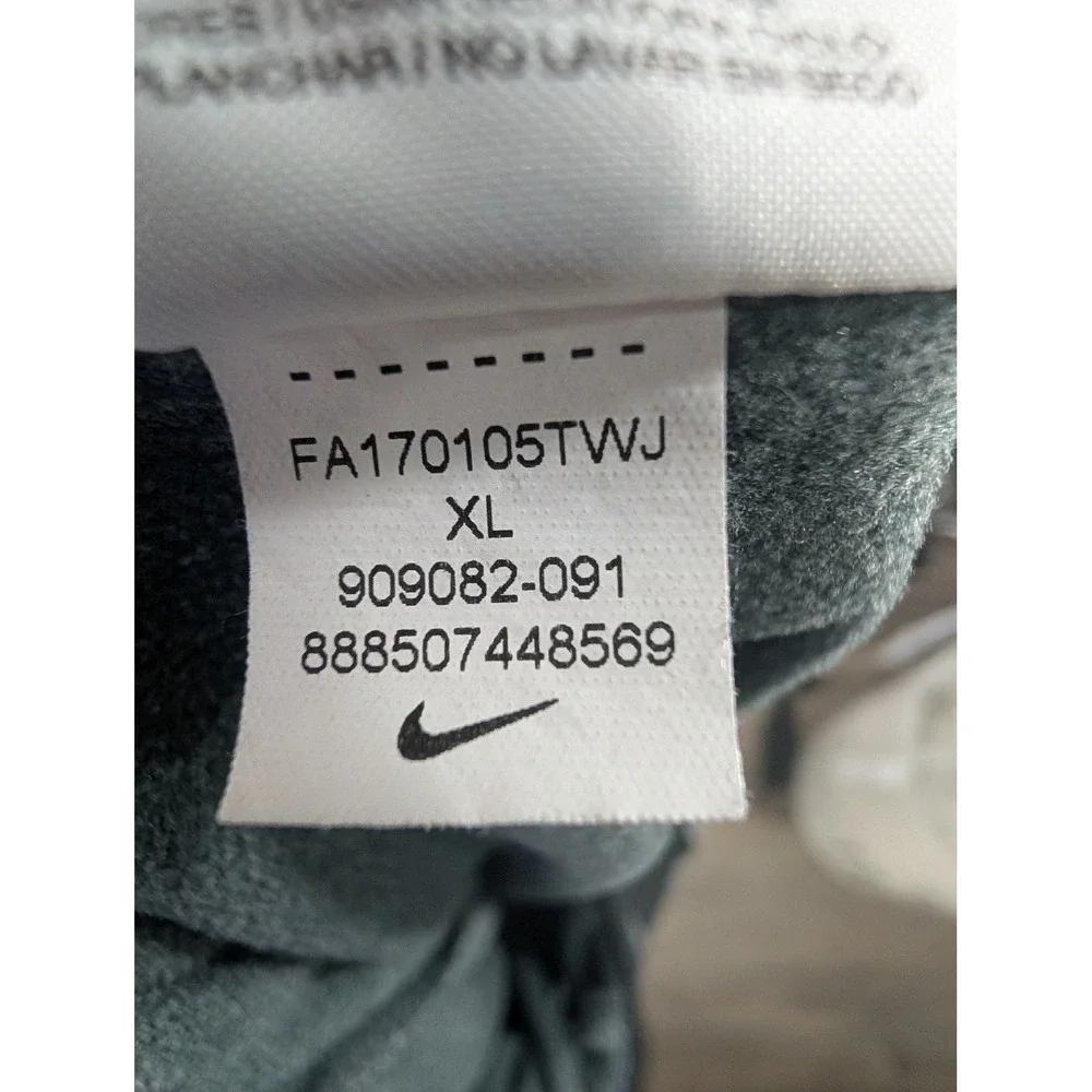 Nike Boys XL Gray Dri-FIT Therma Training Sweatpants Graphic Joggers 6815